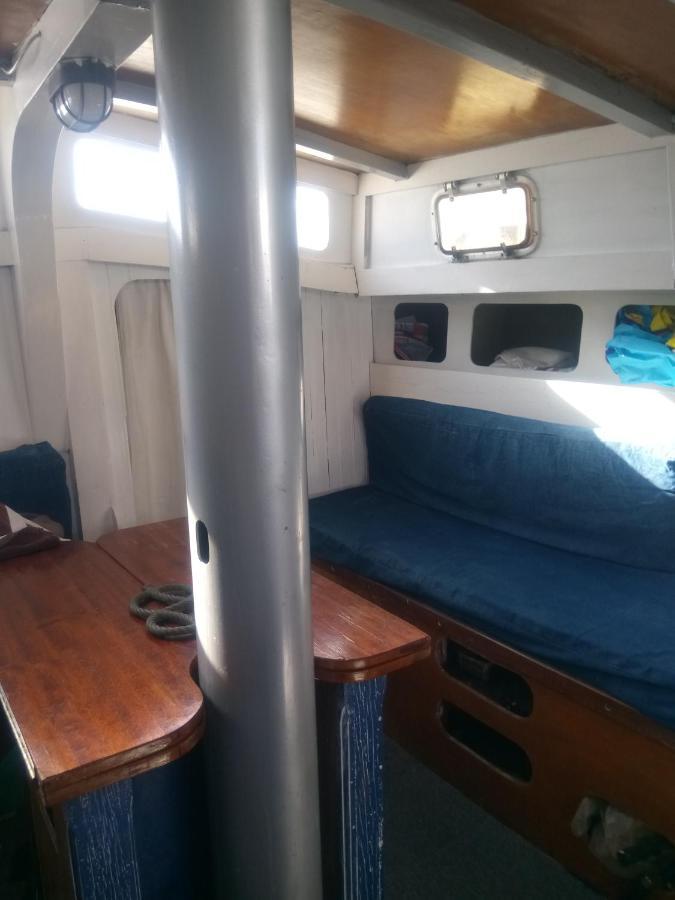 Bateau En Ville Сен Тропе Екстериор снимка